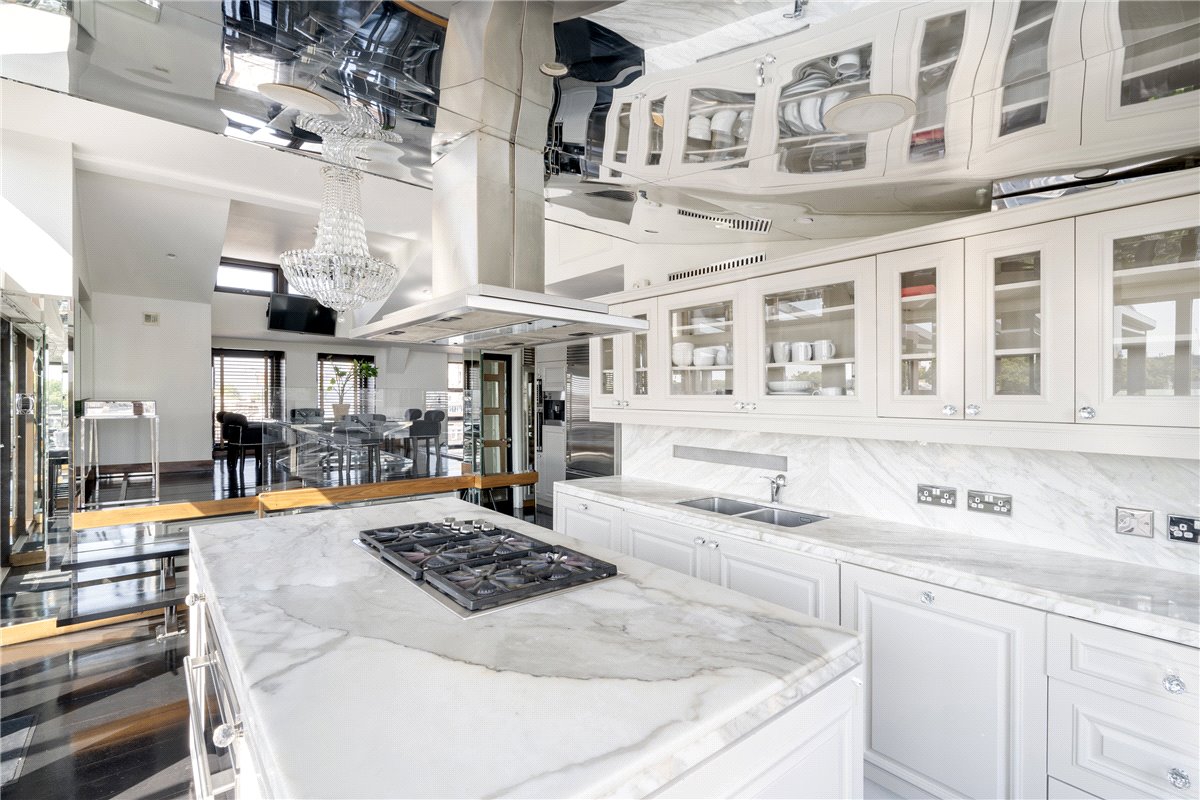 3 bedroom flat, Harrington Road, South Kensington SW7 - Available