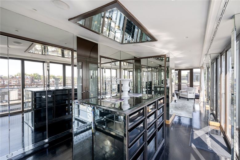 3 bedroom flat, Harrington Road, South Kensington SW7 - Available