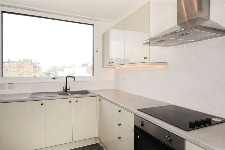 3 bedroom flat, Tachbrook Street, Pimlico SW1V - Available