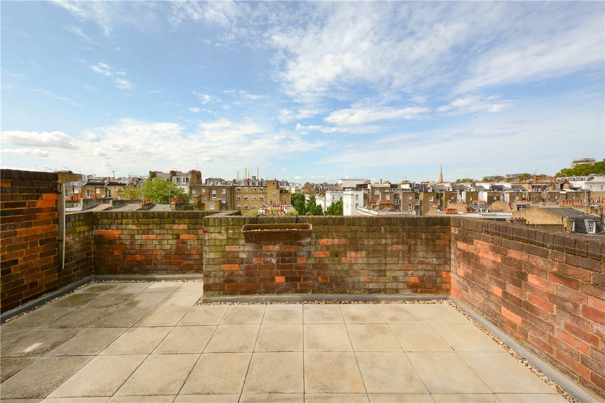 3 bedroom flat, Tachbrook Street, Pimlico SW1V - Available