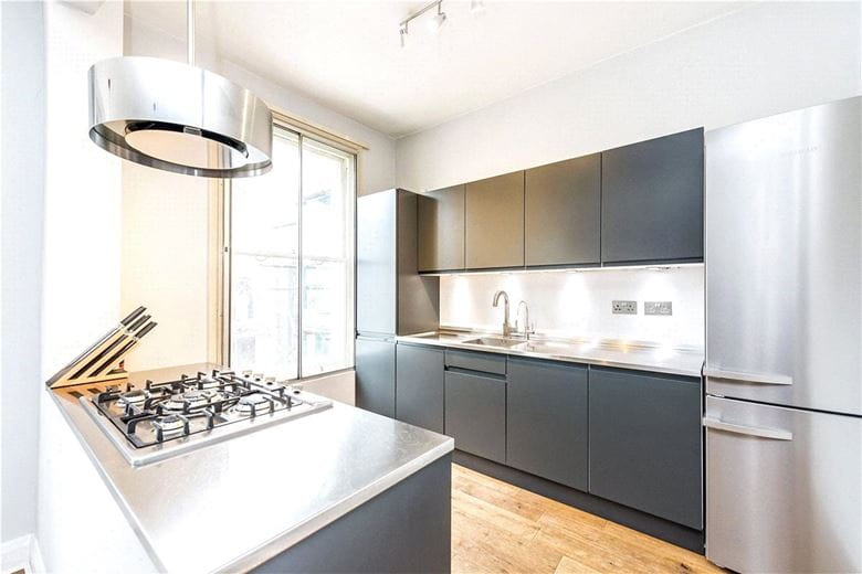 2 bedroom flat, Holland Road, Holland Park W14 - Available
