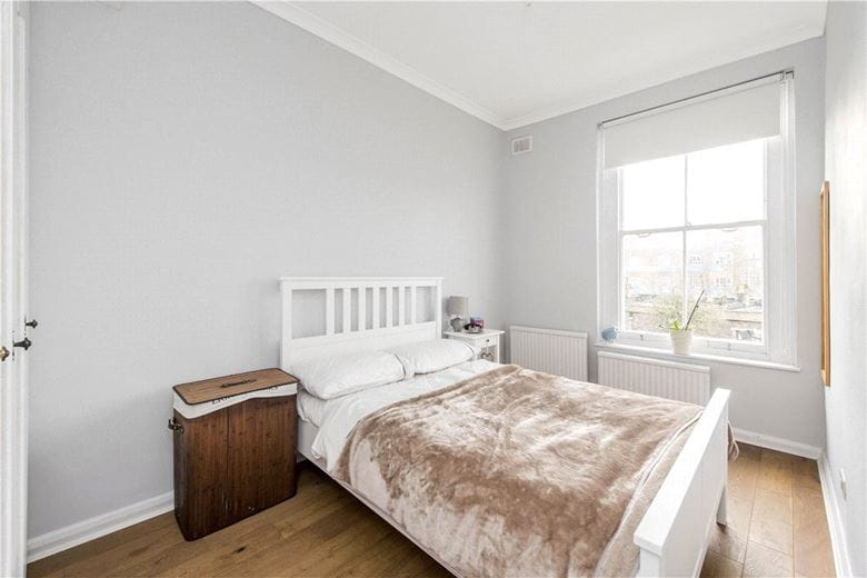 2 bedroom flat, Holland Road, Holland Park W14 - Available