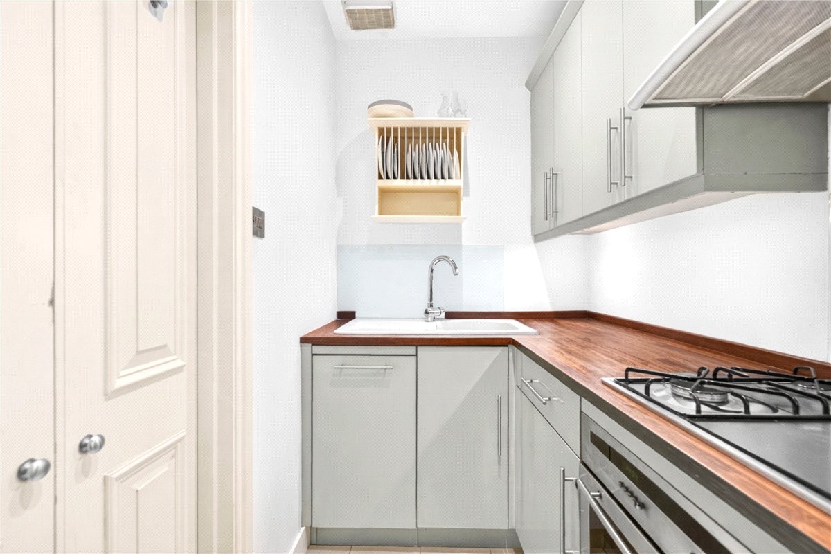 1 bedroom flat, Redcliffe Gardens, Chelsea SW10 - Available
