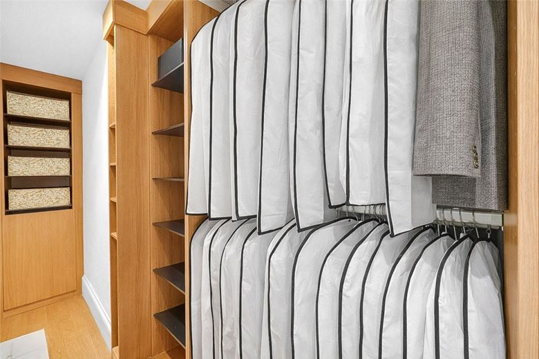 4 bedroom maisonette, Harrington Gardens, South Kensington SW7 - Available