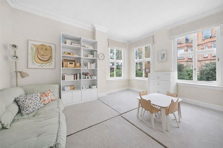 4 bedroom maisonette, Harrington Gardens, South Kensington SW7 - Available