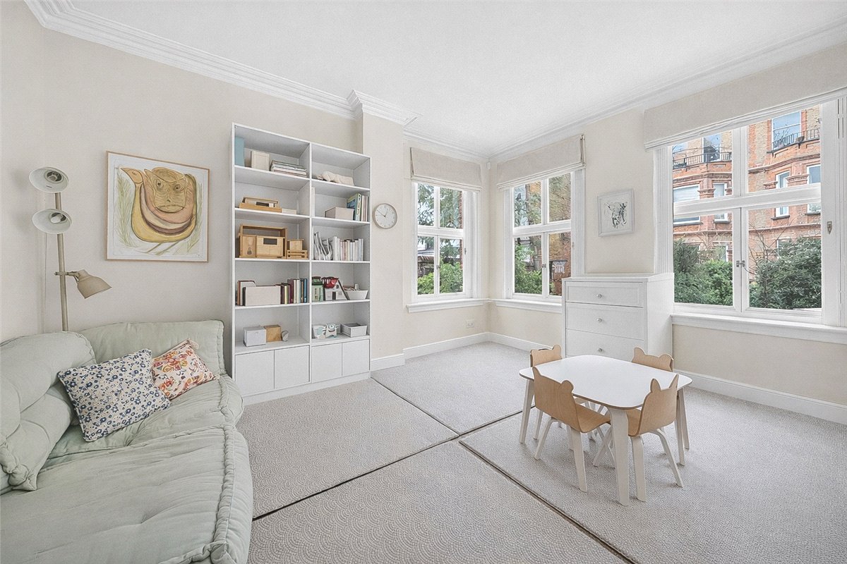 4 bedroom maisonette, Harrington Gardens, South Kensington SW7 - Available