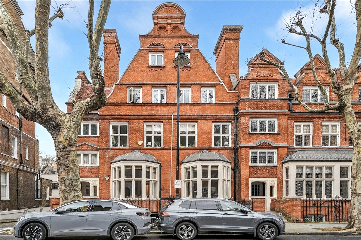 4 bedroom maisonette, Harrington Gardens, South Kensington SW7 - Available