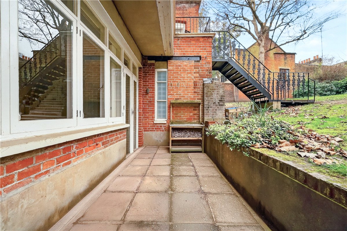 4 bedroom maisonette, Harrington Gardens, South Kensington SW7 - Available