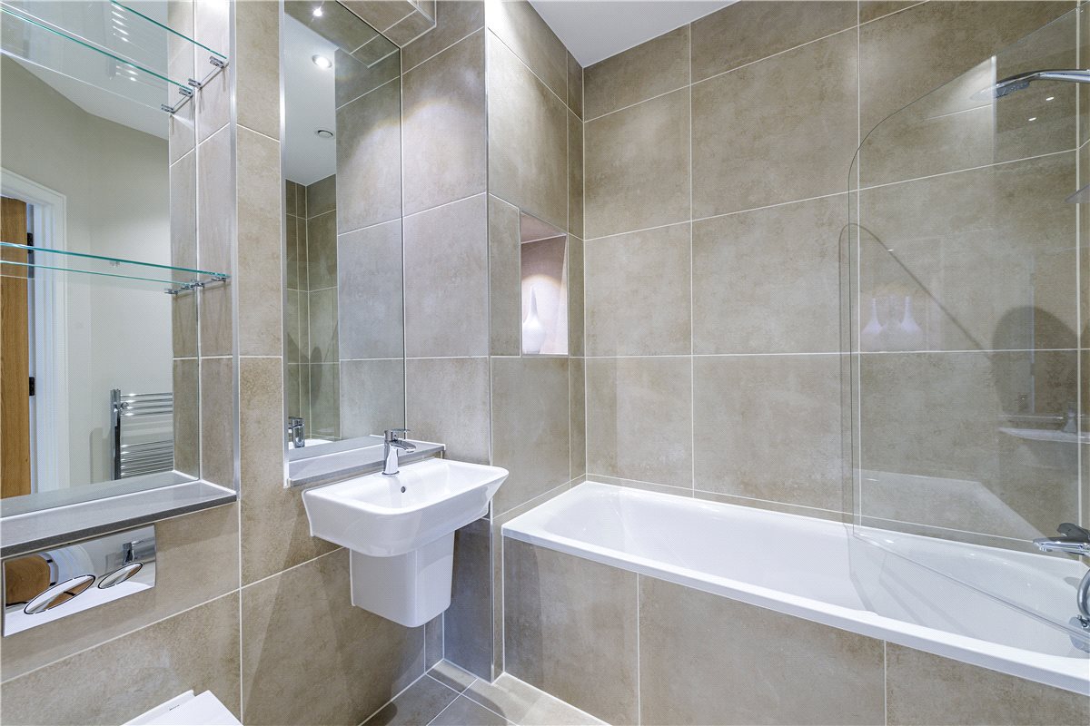 3 bedroom flat, Elgin Avenue, Maida Vale W9 - Sold