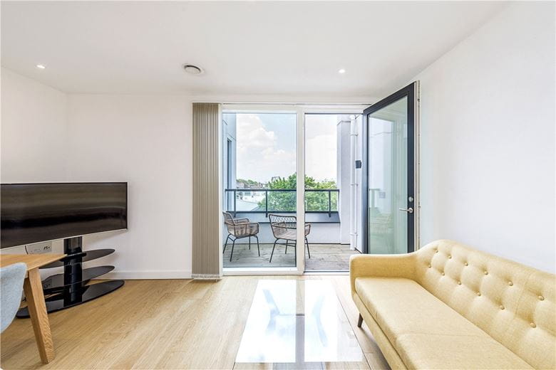 2 bedroom flat, Holland Park Avenue, Holland Park W11 - Available