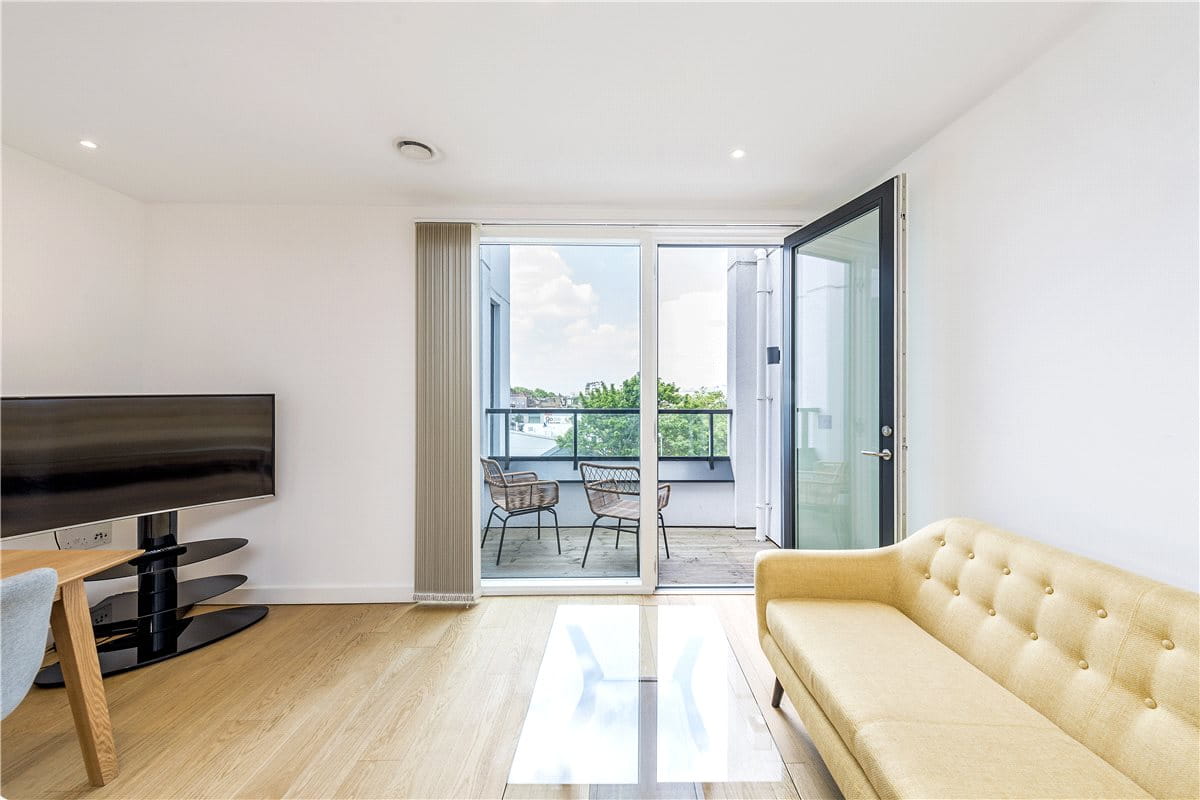 2 bedroom flat, Holland Park Avenue, Holland Park W11 - Available