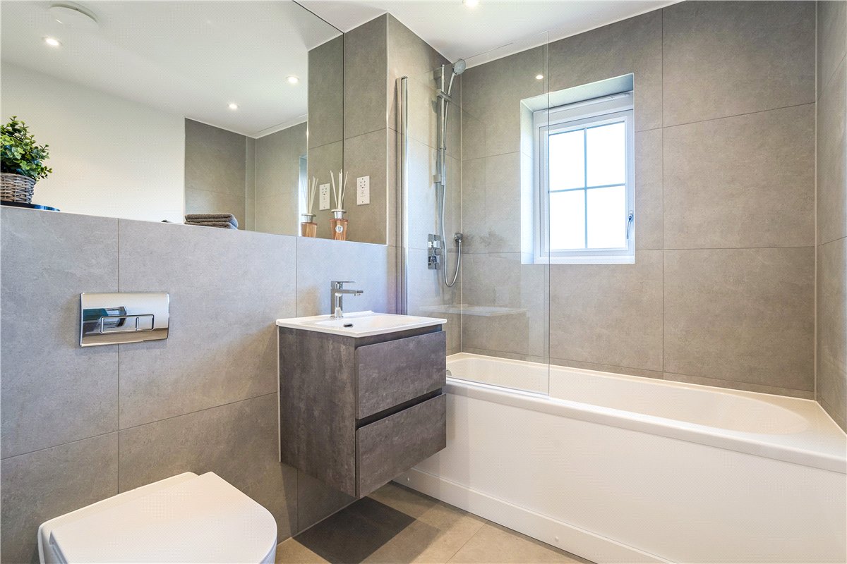 4 bedroom house, New Road, Haddenham CB6 - Available