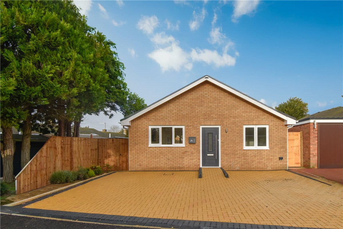 2 bedroom bungalow, Prentice Close, Longstanton CB24 - Available