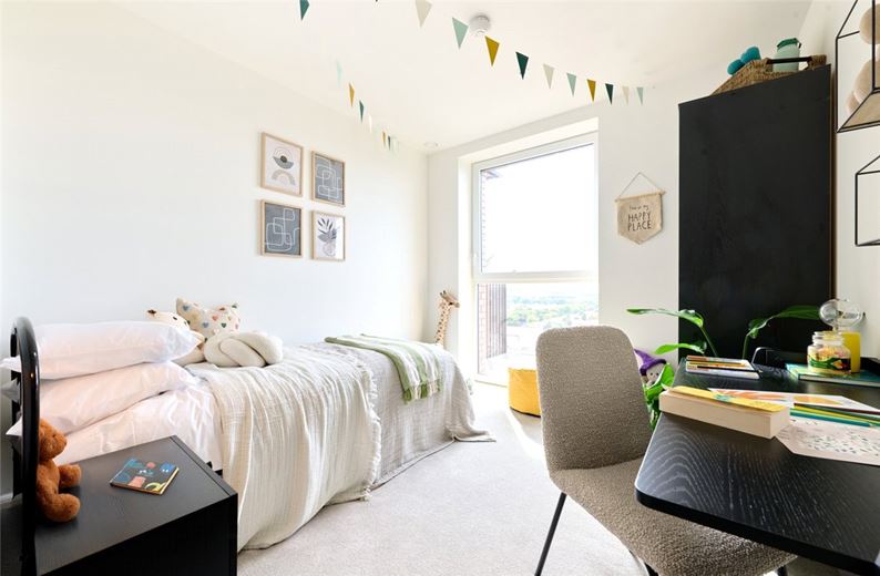 2 bedroom flat, Grand Union, Beresford Avenue HA0 - Available