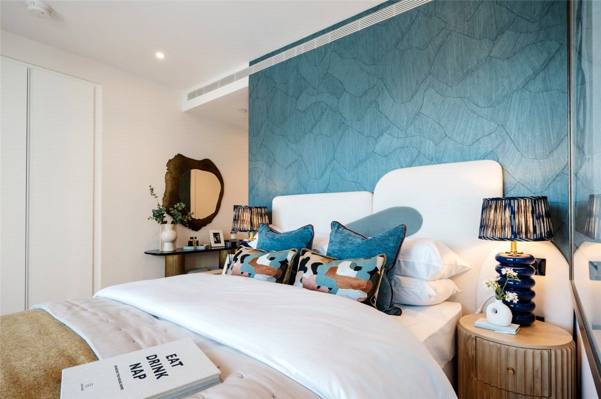 2 bedroom flat, White City Living, 54 Wood Lane W12 - Available