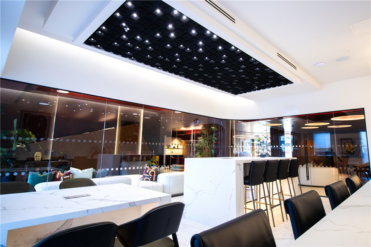 2 bedroom flat, Dutton Street, Manchester M3 - Available