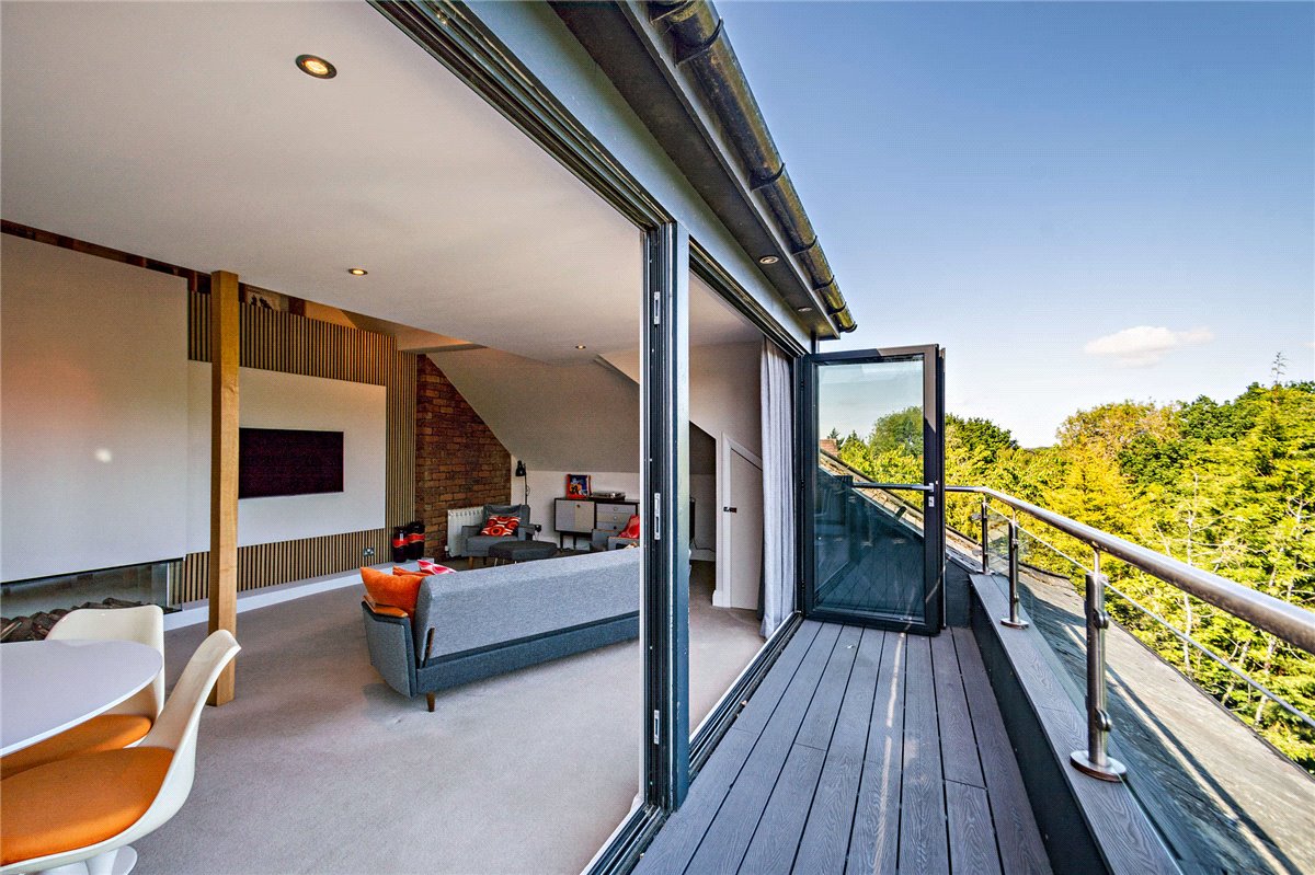 2 bedroom flat, Kent Road, Harrogate HG1 - Available