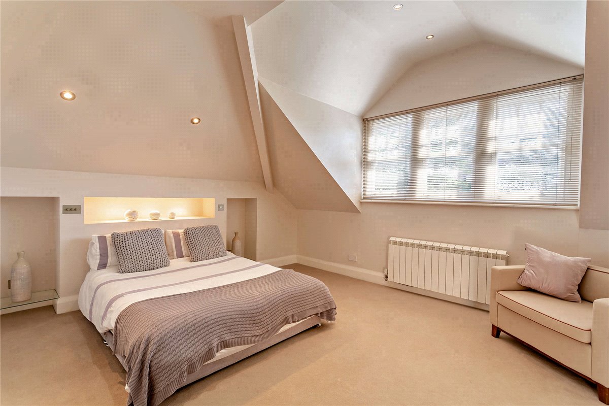 2 bedroom flat, Kent Road, Harrogate HG1 - Available