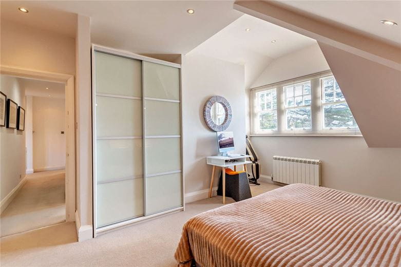 2 bedroom flat, Kent Road, Harrogate HG1 - Available