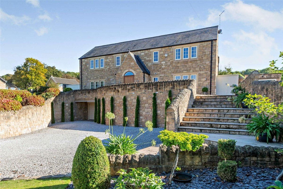 5 bedroom house, Main Street, Ledston WF10 - Available