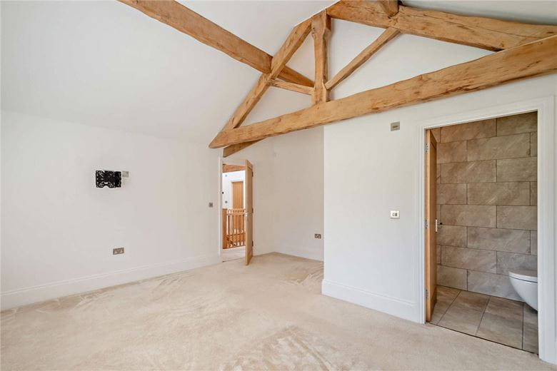 5 bedroom house, Main Street, Ledston WF10 - Available