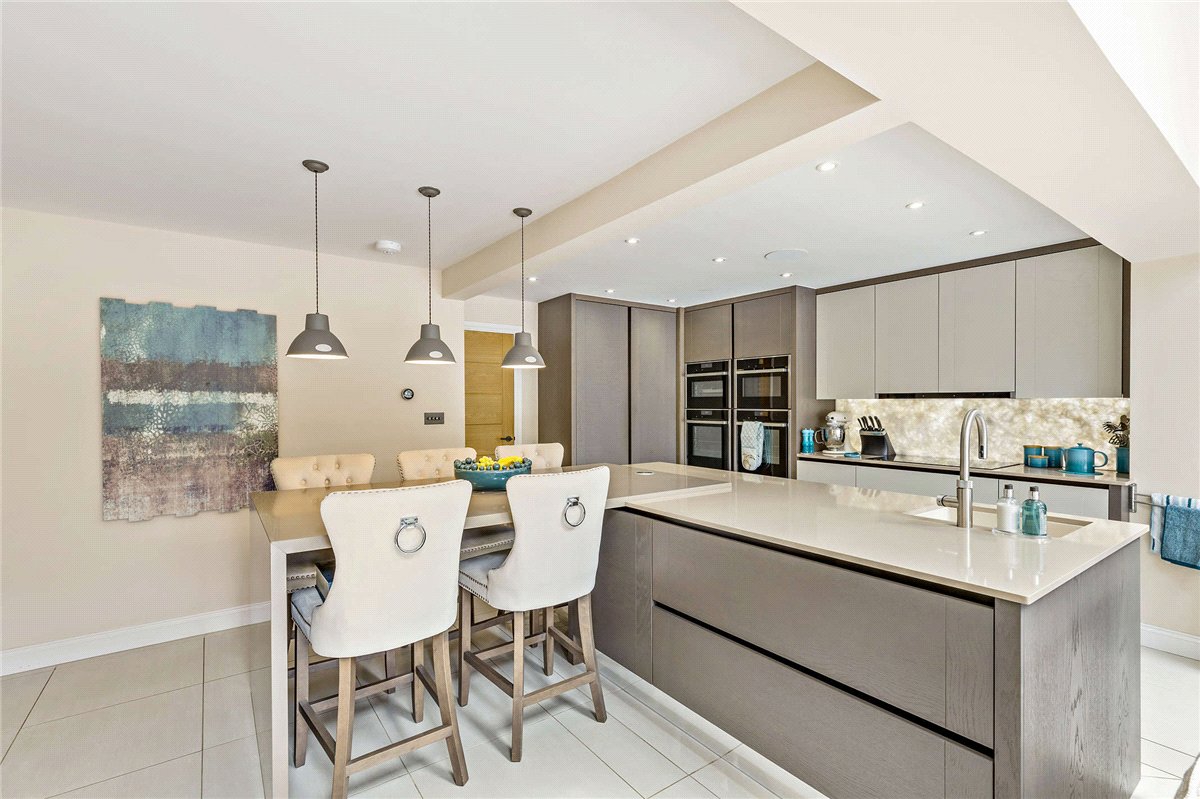 4 bedroom house, Walton Station Lane, Wakefield WF2 - Available