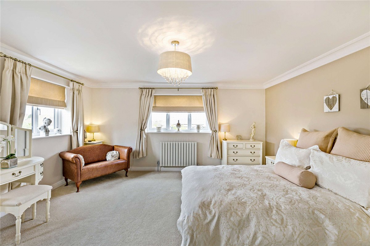 4 bedroom house, Walton Station Lane, Wakefield WF2 - Available