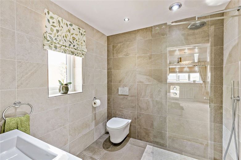 4 bedroom house, Walton Station Lane, Wakefield WF2 - Available