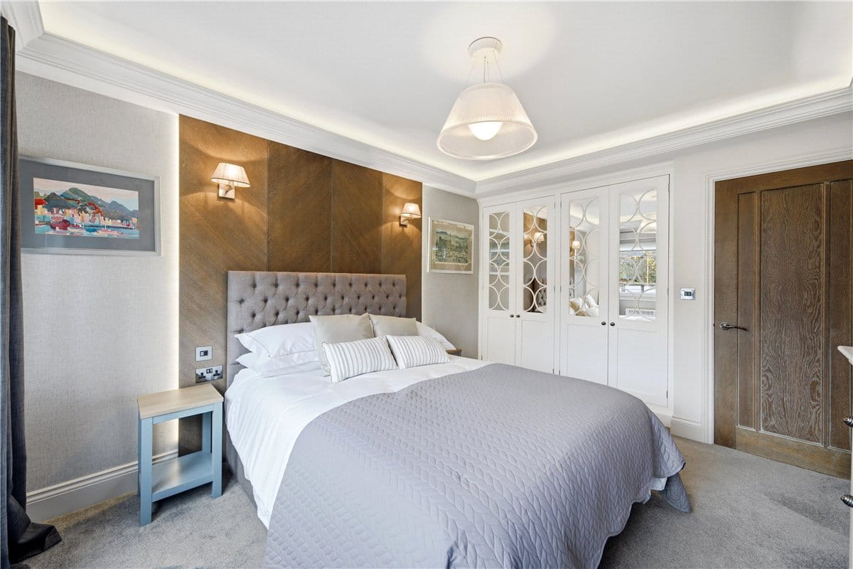 3 bedroom flat, Apartment 5, Esplanade Court, 2 St. Marys Walk HG2 - Available