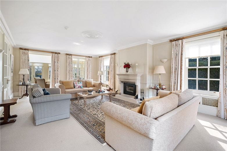 6 bedroom house, Crag Lane, Huby LS17 - Available