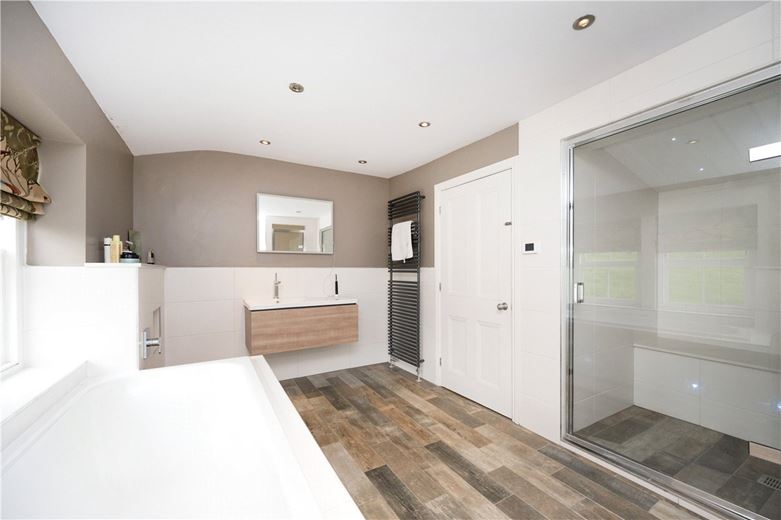 6 bedroom house, Healthwaite Hall, Weeton LS17 - Available