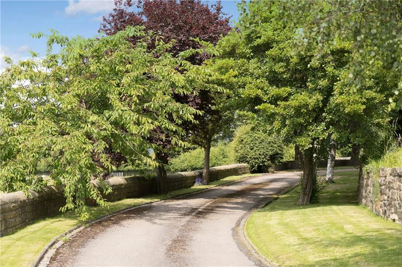 6 bedroom house, Healthwaite Hall, Weeton LS17 - Available