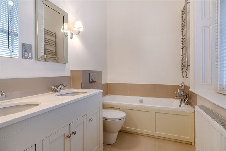 2 bedroom flat, Flat 2, Harlow Grange, Otley Road HG3 - Sold STC