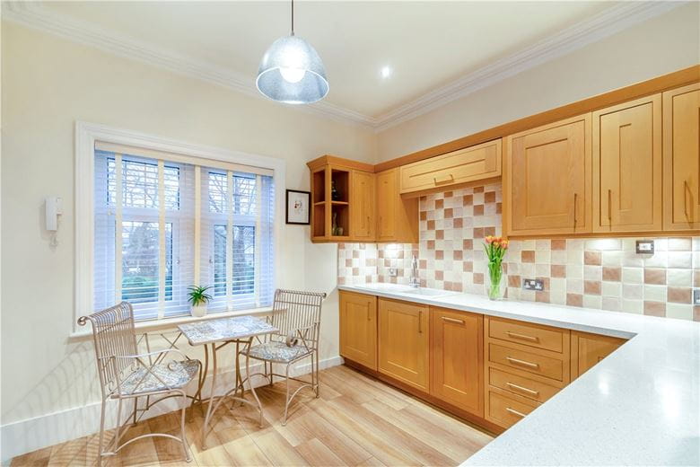 3 bedroom flat, Apartment 2, 5 Rutland Road HG1 - Sold