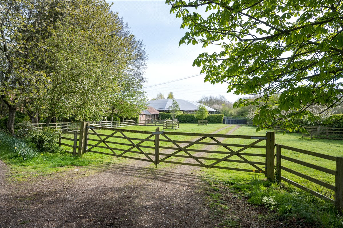  bedroom house, Residential Development Opportunity, Low Farm Barns YO26 - Available