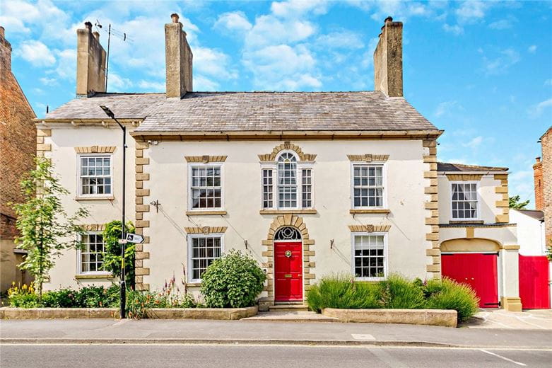 7 bedroom house, Park Street, Ripon HG4 - Available