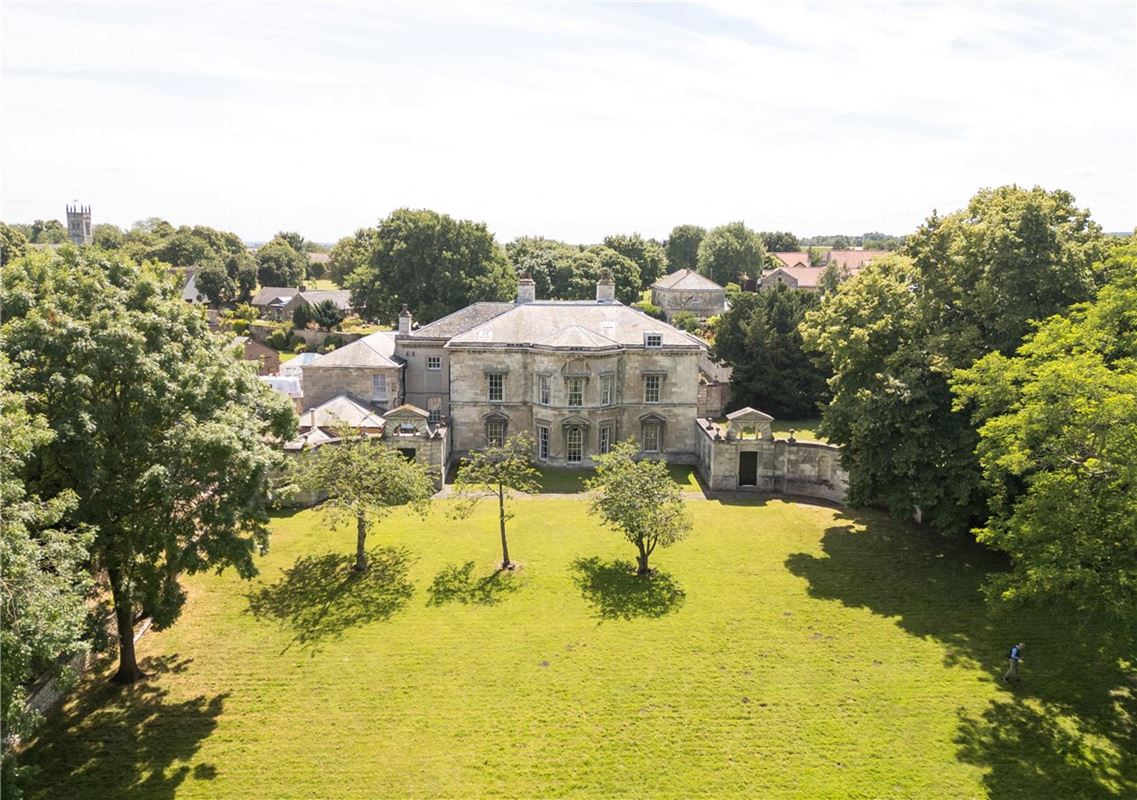  House, Wadworth, Doncaster DN11 - Available