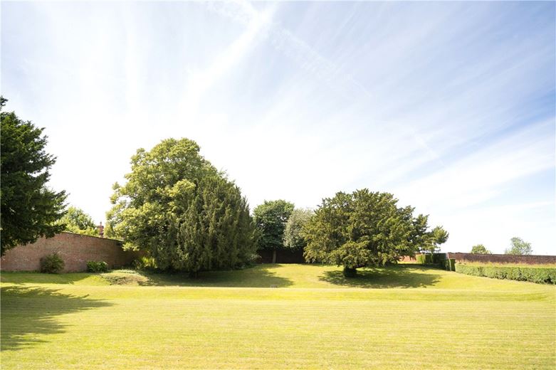  House, Wadworth, Doncaster DN11 - Available