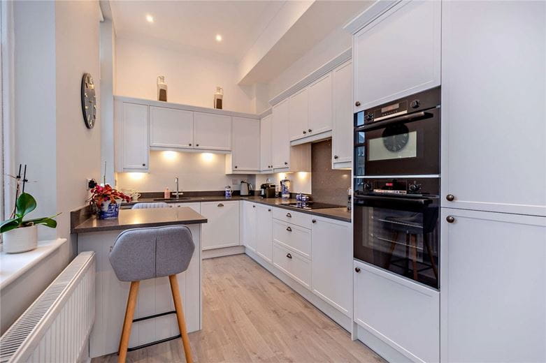 2 bedroom flat, Apartment 9, Ellis House, Ellis Court HG1 - Sold STC