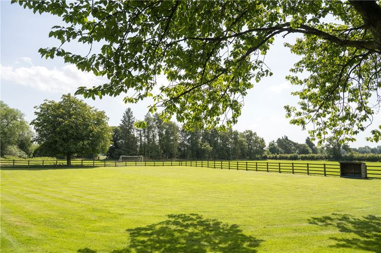 4 bedroom house, Woodgate Lane, Weeton LS17 - Available