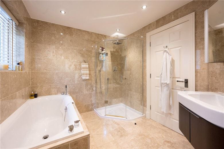 4 bedroom house, Woodgate Lane, Weeton LS17 - Available