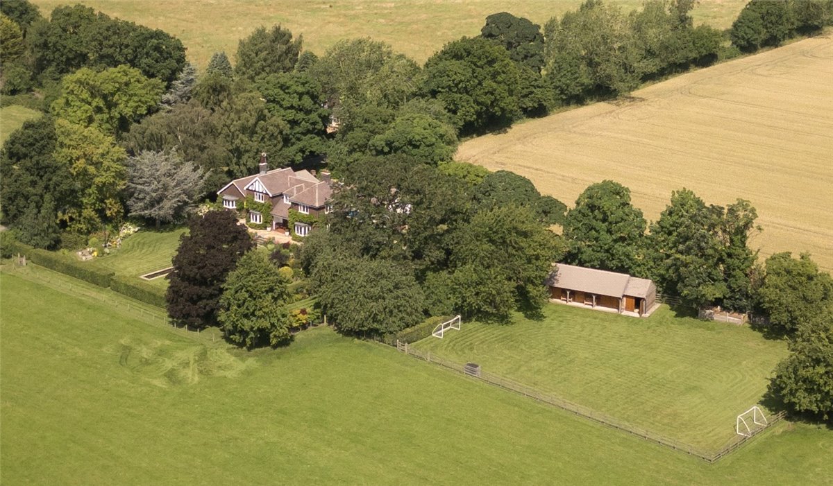 4 bedroom house, Woodgate Lane, Weeton LS17 - Available