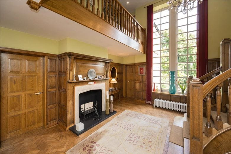 5 bedroom house, Briestfield Road, Briestfield WF12 - Available