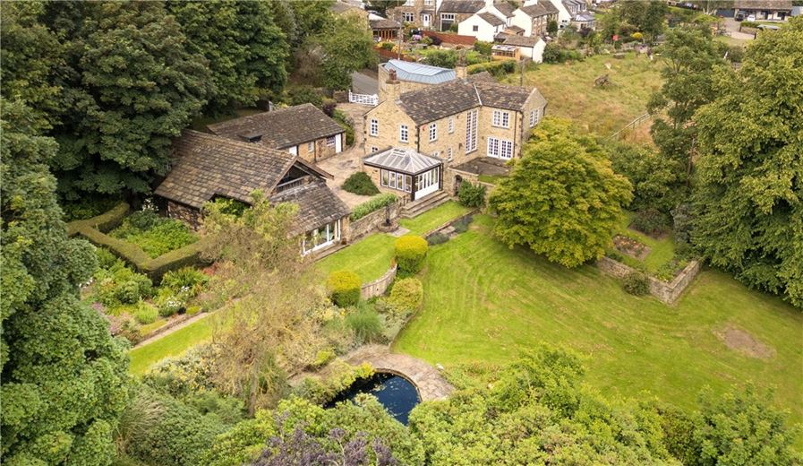 5 bedroom house, Briestfield Road, Briestfield WF12 - Available