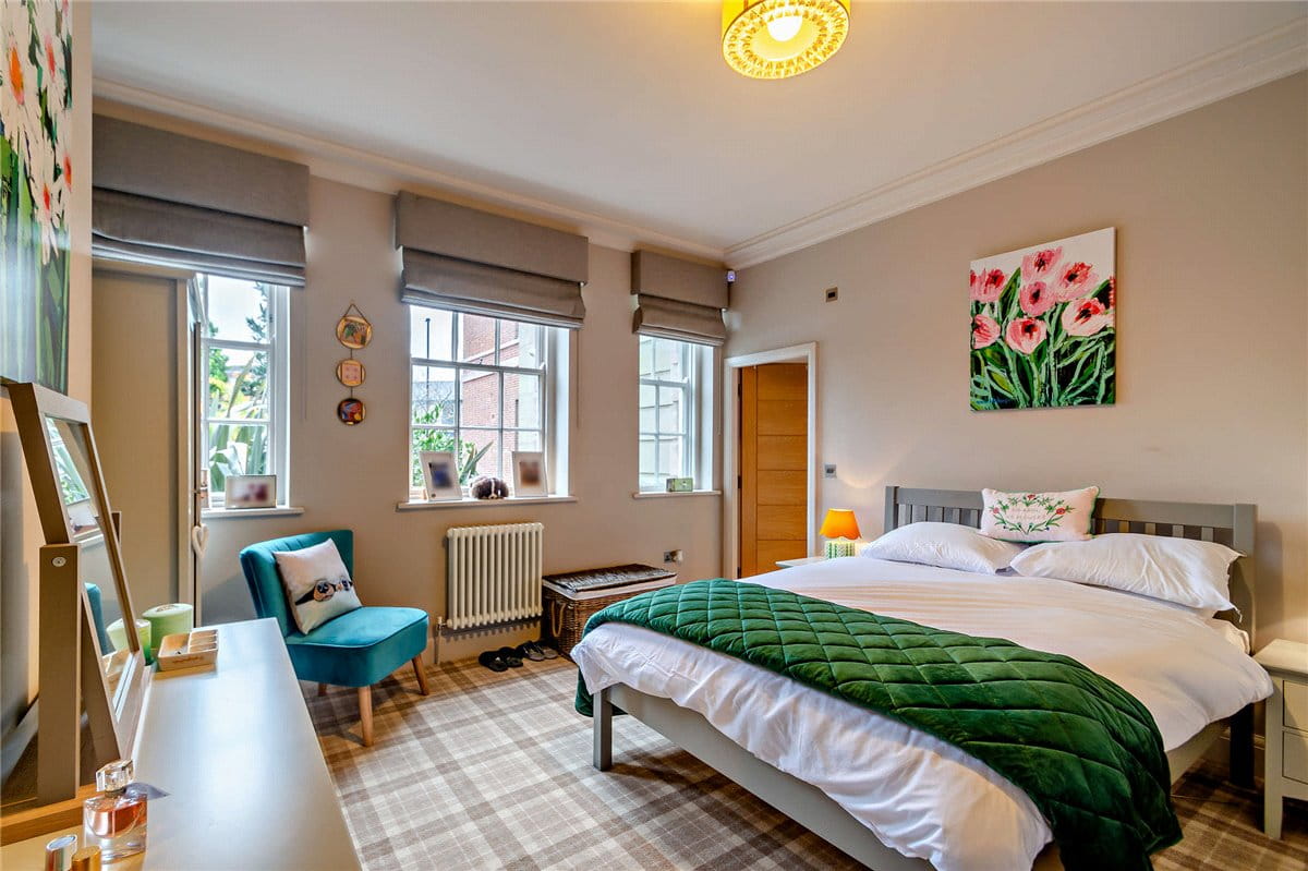 2 bedroom flat, North Park Road, Harrogate HG1 - Sold