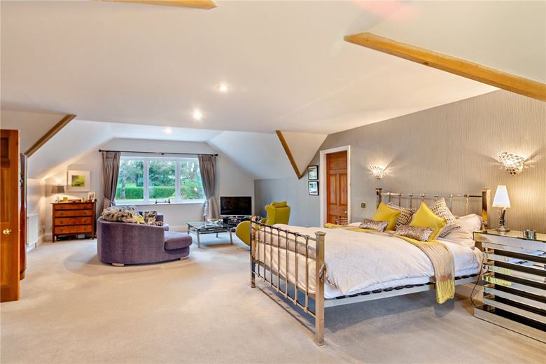 5 bedroom house, Nidd Bank, Knaresborough HG5 - Sold STC