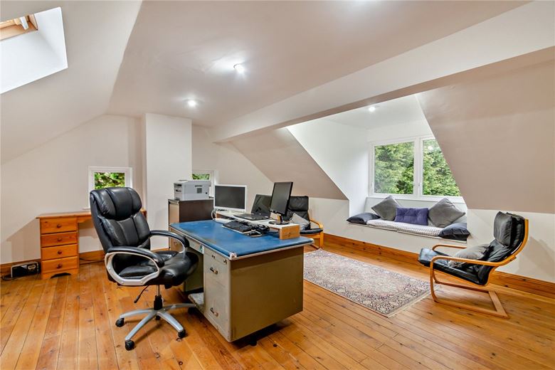 5 bedroom house, Nidd Bank, Knaresborough HG5 - Sold STC