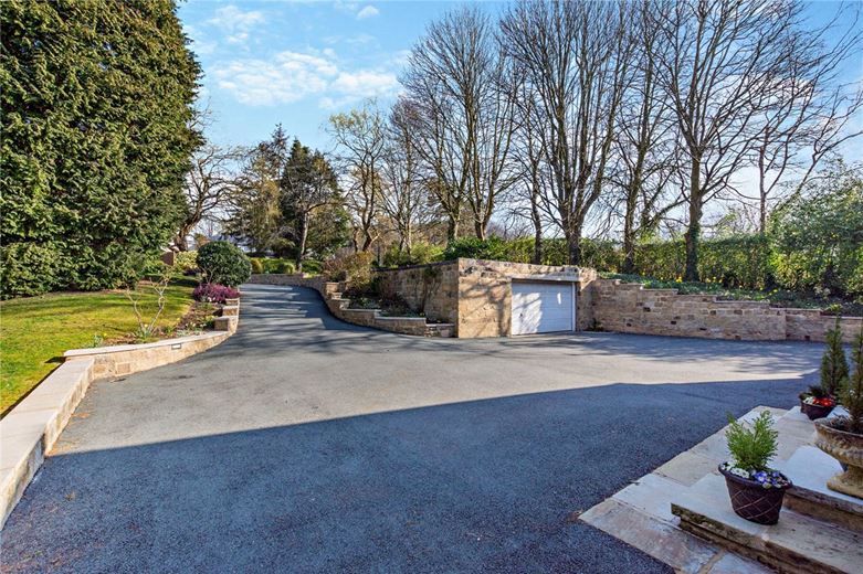 5 bedroom house, Nidd Bank, Knaresborough HG5 - Sold STC