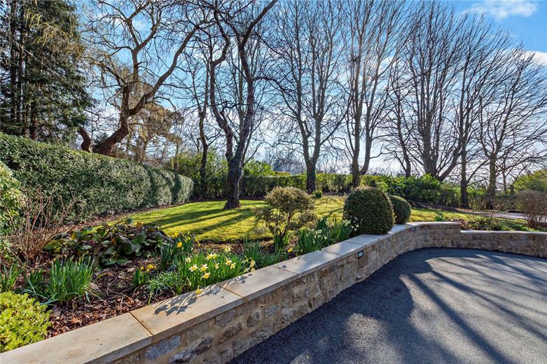 5 bedroom house, Nidd Bank, Knaresborough HG5 - Sold STC