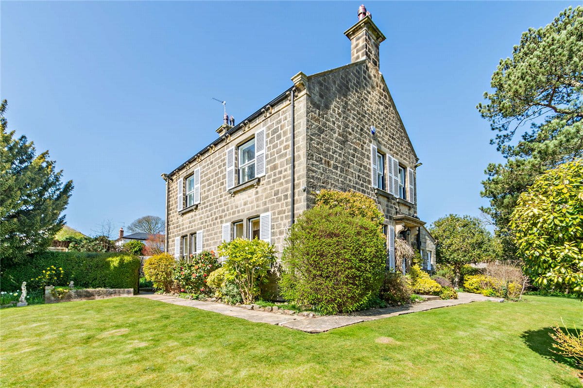 3 bedroom house, Strait Lane, Huby LS17 - Sold